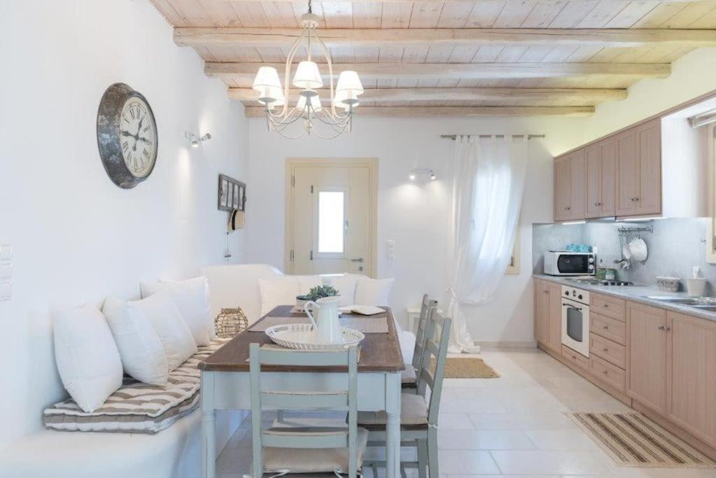 Nausithoe 1 Paros Apartment Logaras