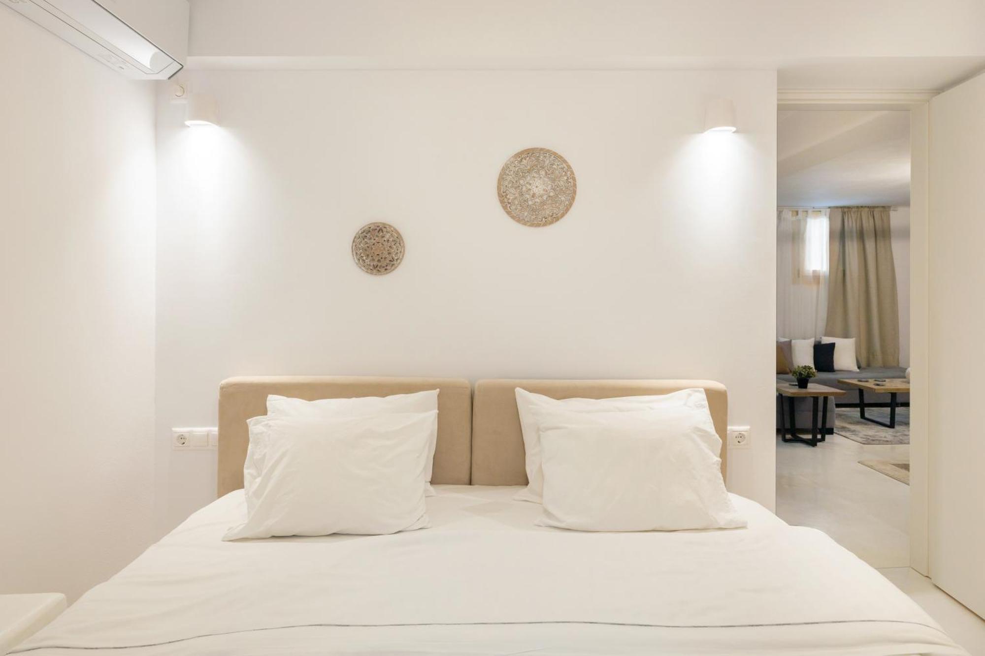 Nausithoe 1 Paros