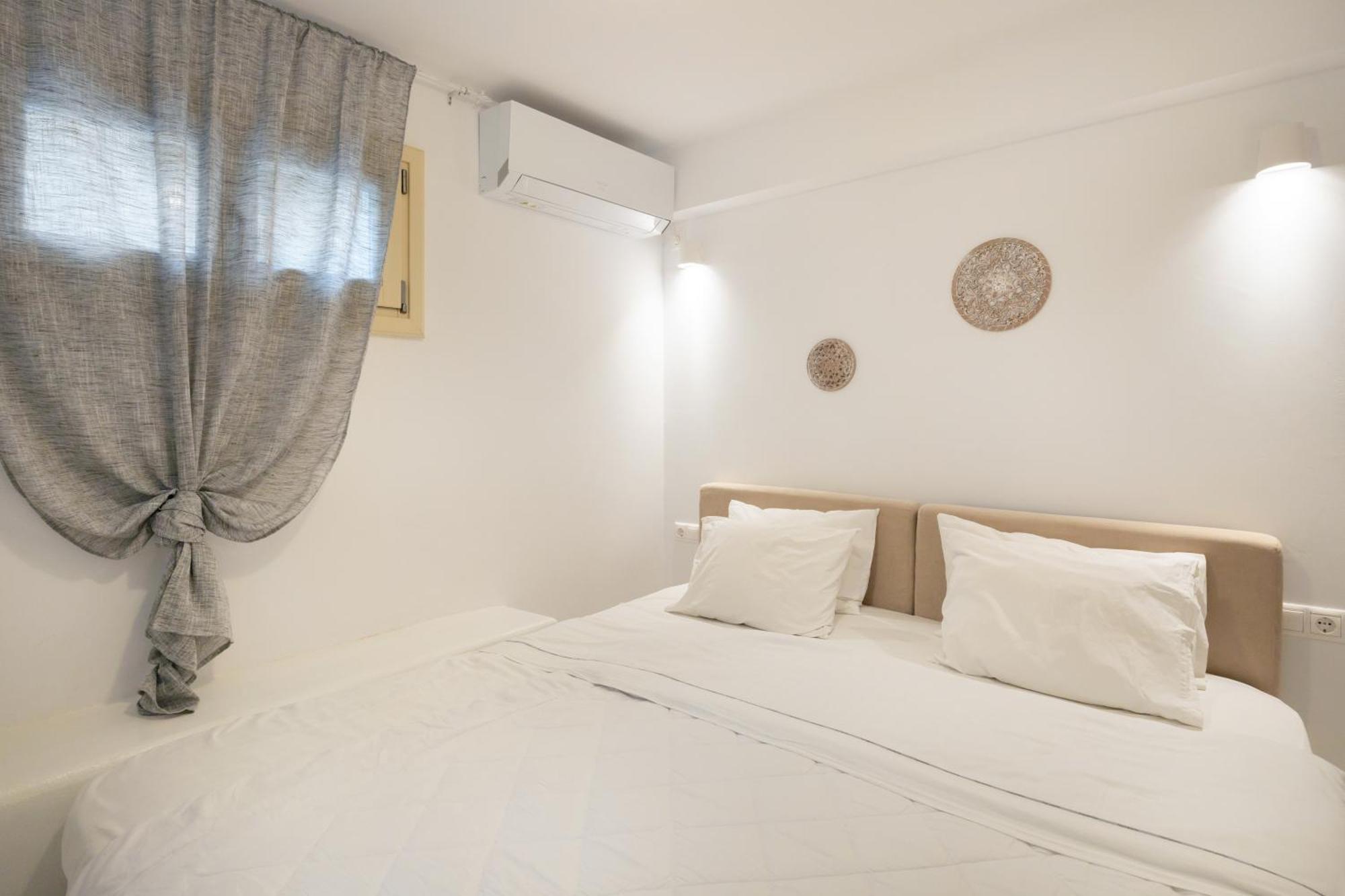 Nausithoe 1 Paros Logaras