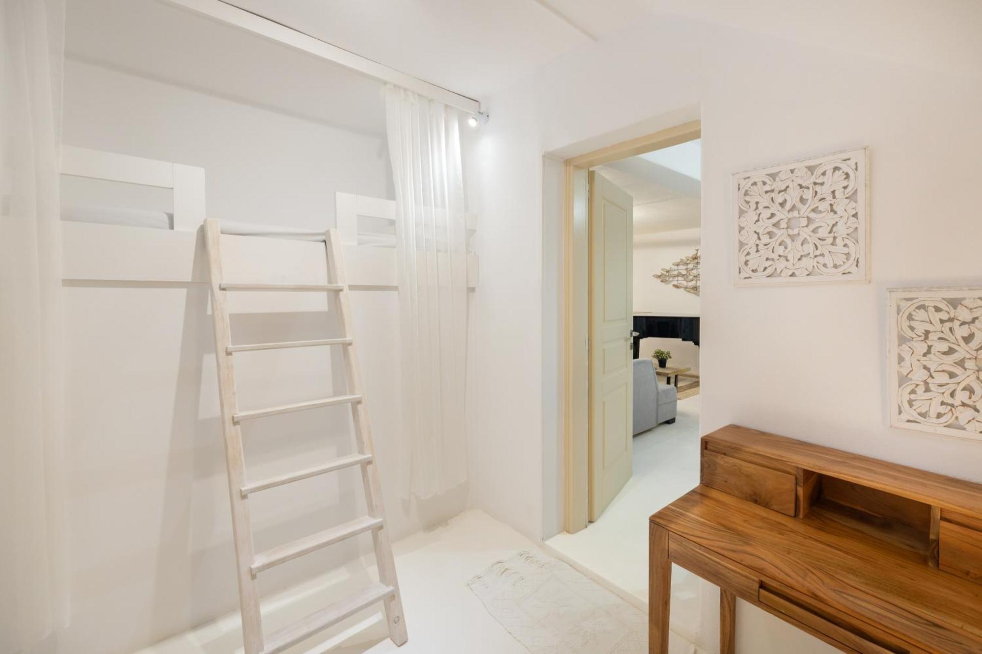 Nausithoe 1 Paros Apartment Logaras