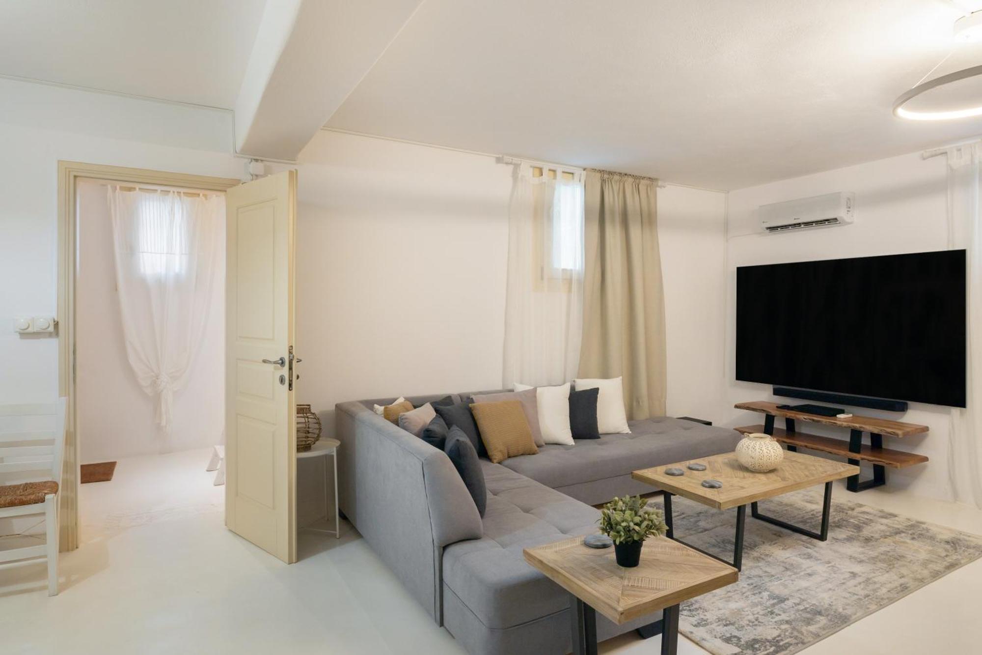 Apartment Nausithoe 1 Paros